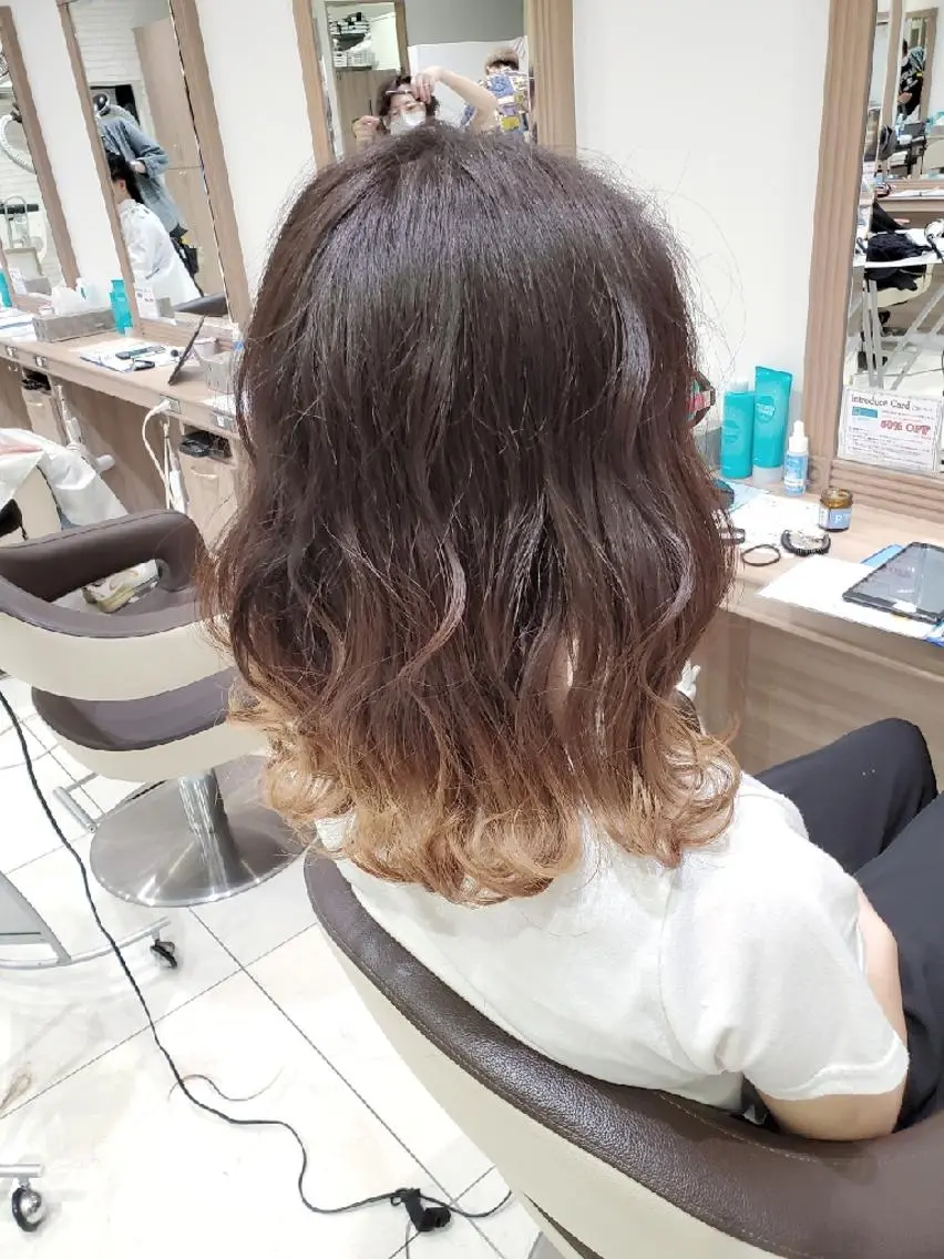 ミディアム カラー ベージュカラー ブリーチ ブラウンカラー ブラウンベージュ グラデーションカラー カラー特化🔥中村 和貴＜Ash津田沼＞のヘアスタイル