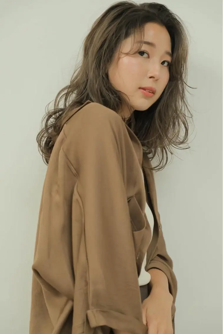 マツエク・マツパ 谷 なづきのヘアスタイル
