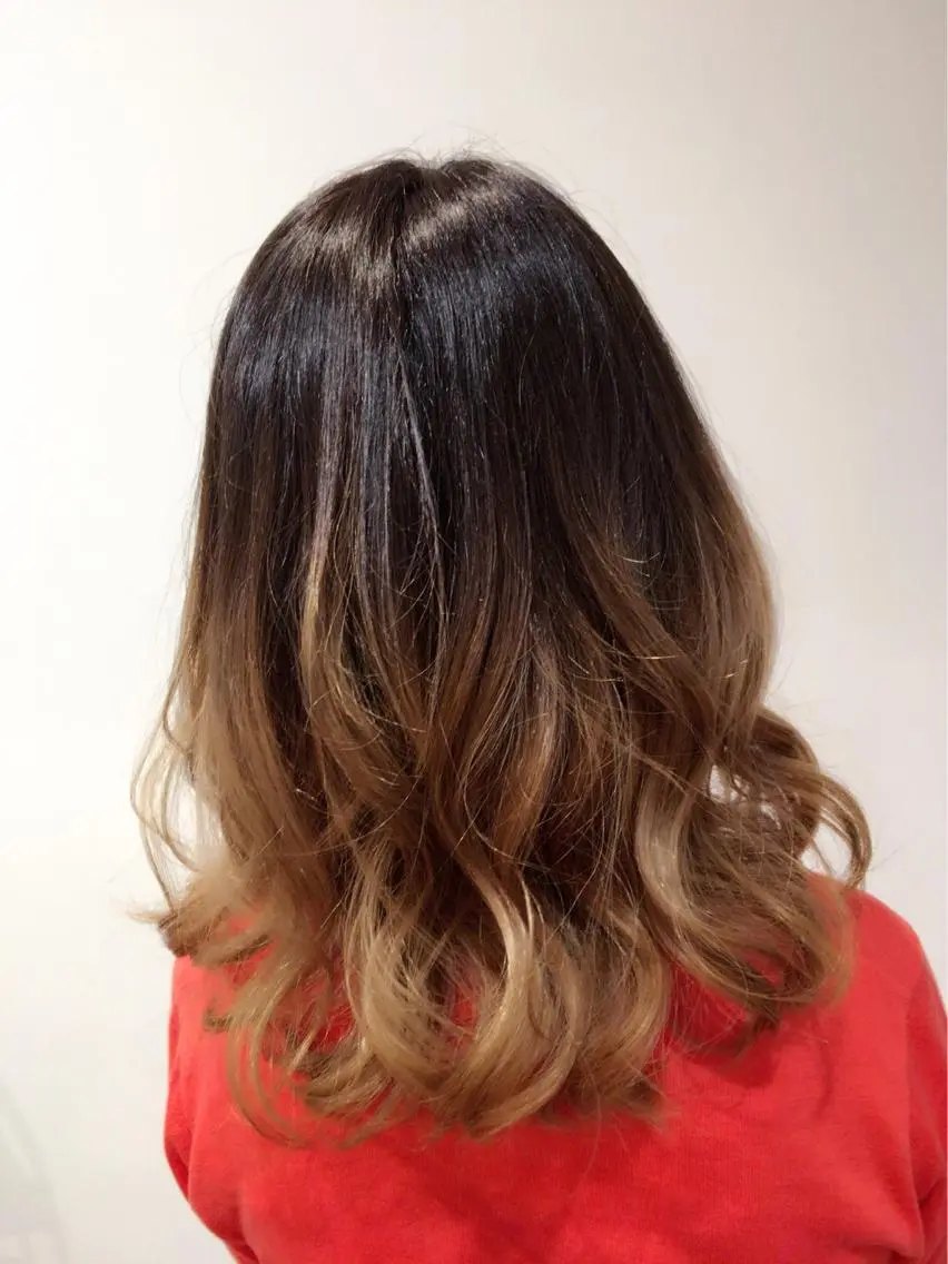 ミディアム カラー ブリーチ グラデーションカラー aroot 町田駅徒歩10秒のヘアスタイル
