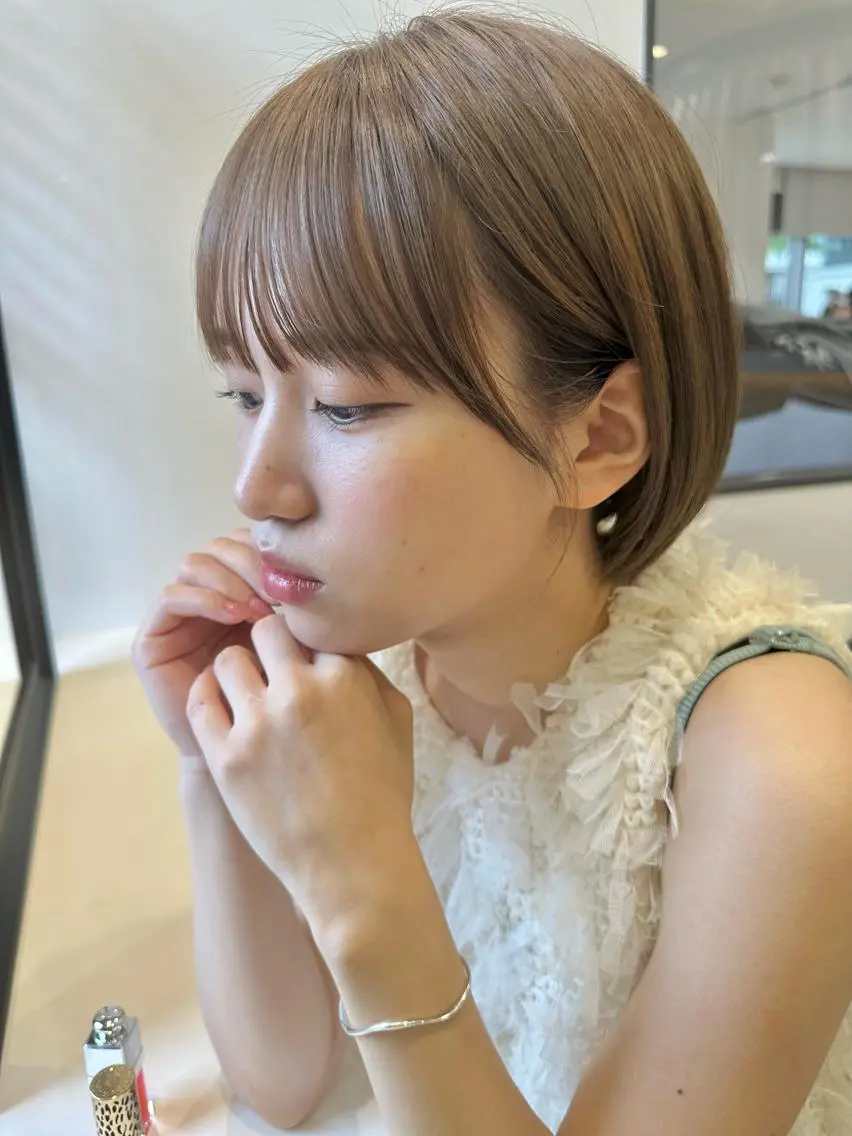 ショート カラー カット ヘアカラー トリートメント かえ🩶韓国ボブ🎀 透明感カラー🥣のヘアスタイル