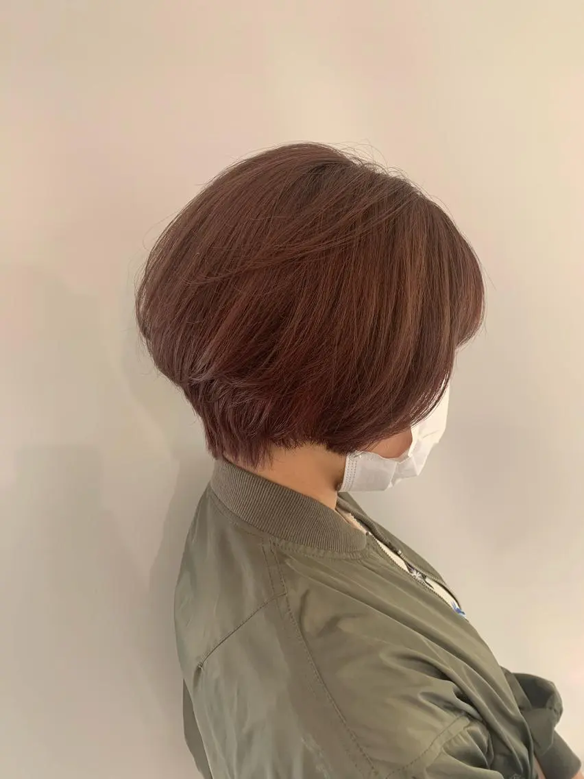 ショート カラー ブリーチ 加藤 綾華のヘアスタイル