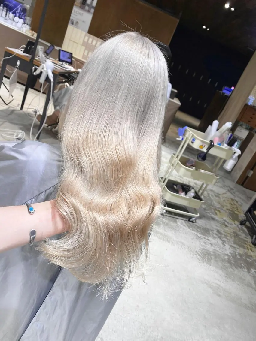 カラー アディクシーカラー ベージュカラー ブリーチ ケアブリーチ 透明感カラー カット ヘアカラー 顔まわりの神様✨ 透明感カラー藤嶋秀幸のヘアスタイル