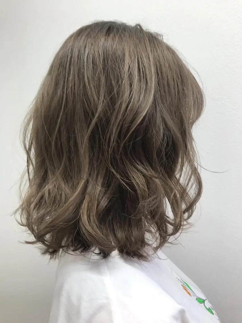 ミディアム カラー アッシュ ベージュカラー ブリーチ イルミナカラー カット ヘアカラー 店長福島成美/髪質 改善縮毛矯正/カラーのヘアスタイル