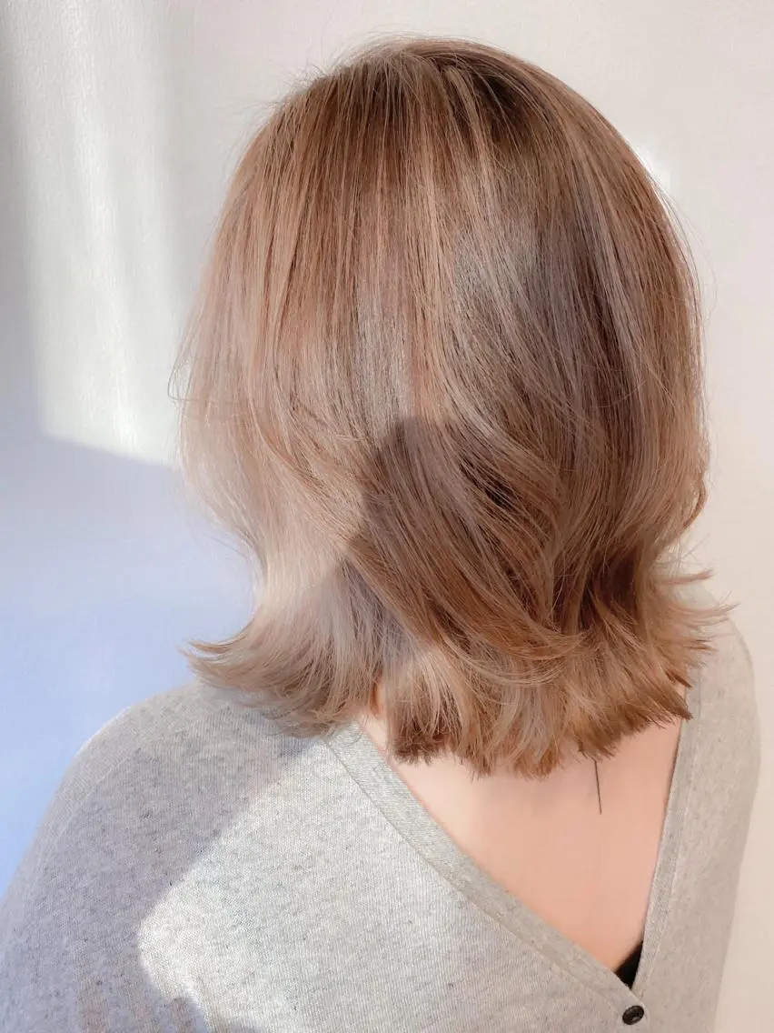 ミディアム カラー ベージュカラー ダメージレスサロン✨ kayo🌱のヘアスタイル