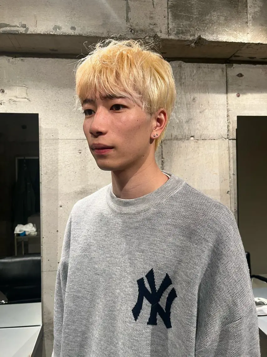 ショート カラー メンズ メンズハイトーン メンズ韓国風 抜きっぱなしブロンド ブロンド ハイトーンカラー 🦮shiori アイドルオタク🦮のヘアスタイル