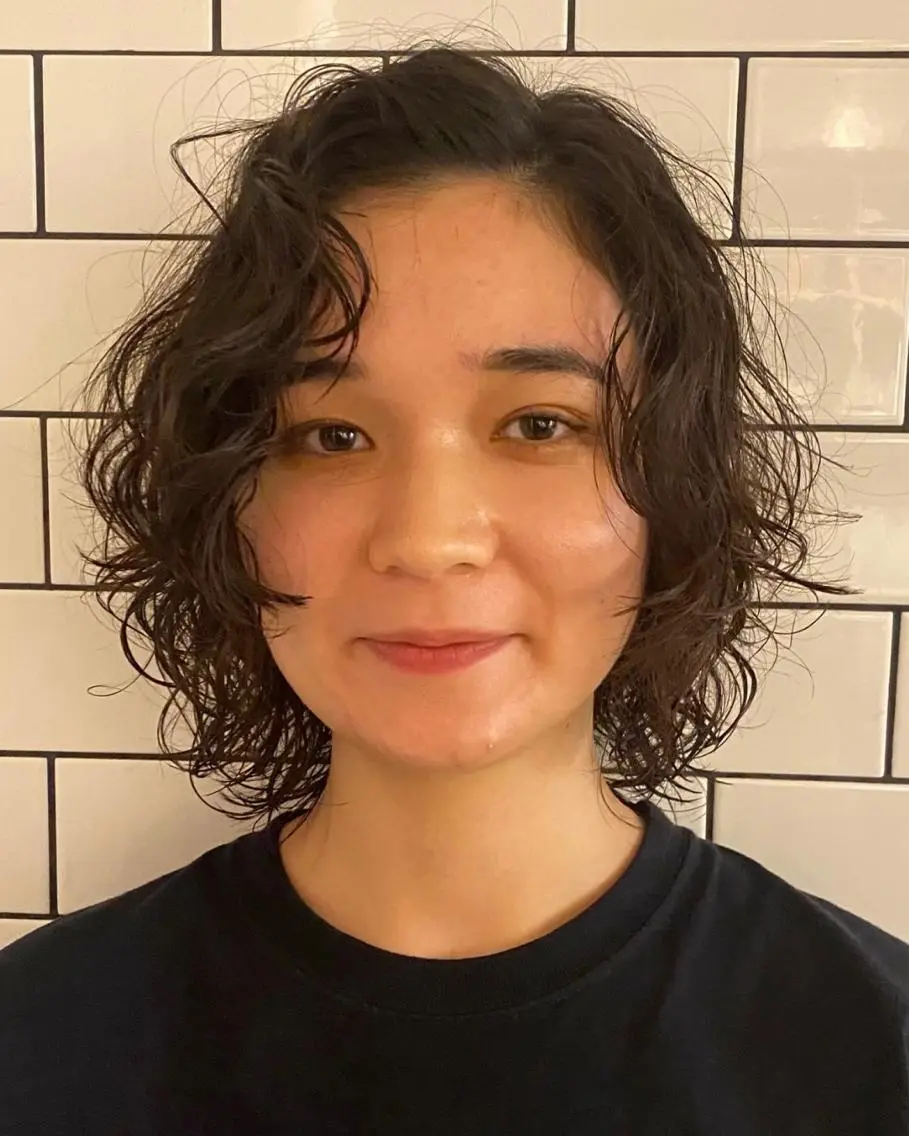 ミディアム パーマ ミディアムパーマ スパイラルパーマ Yuki☺︎パーマ レイヤーカットのヘアスタイル