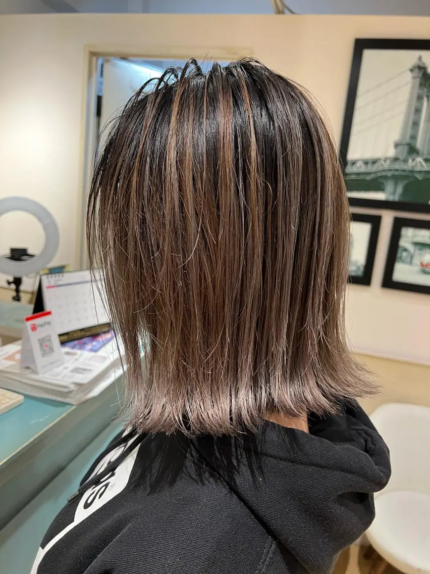 ミディアム カット トリートメント レイヤー×艶髪特化 マネージャー安藤光司のヘアスタイル