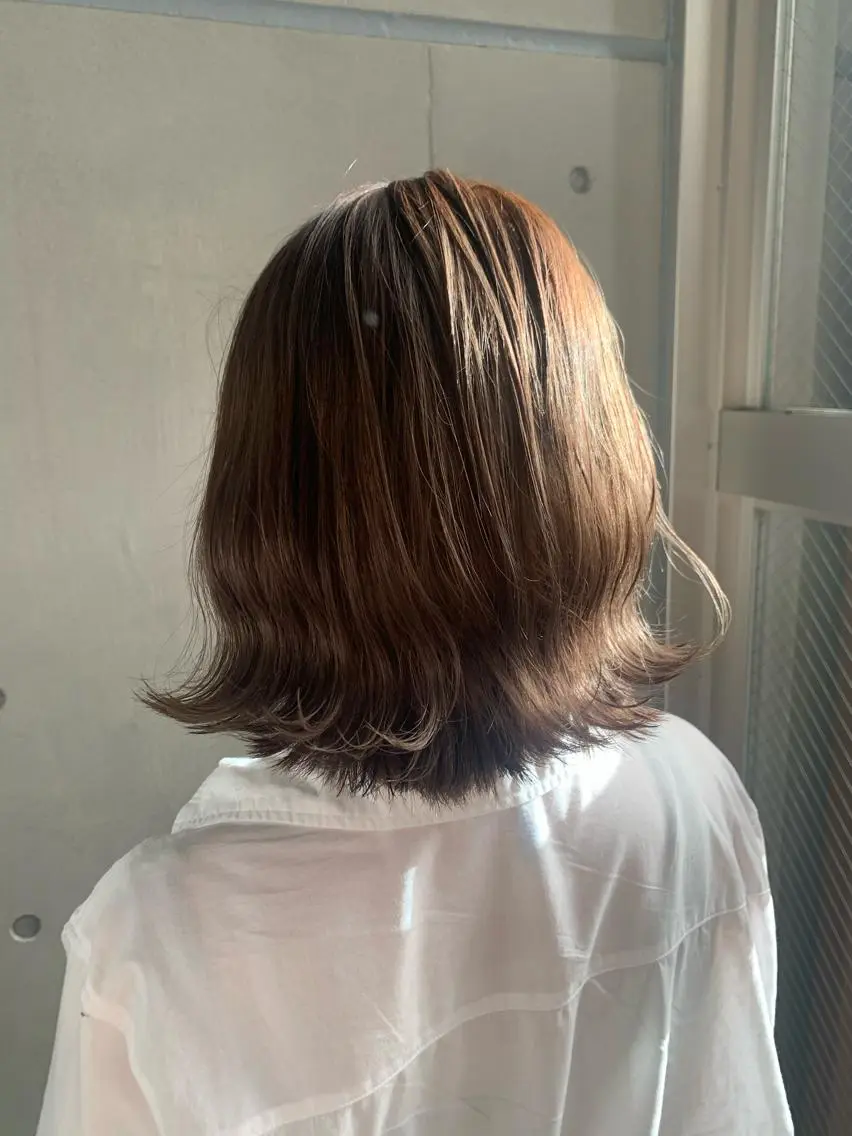 ショート カラー ベージュカラー うえの ももねのヘアスタイル