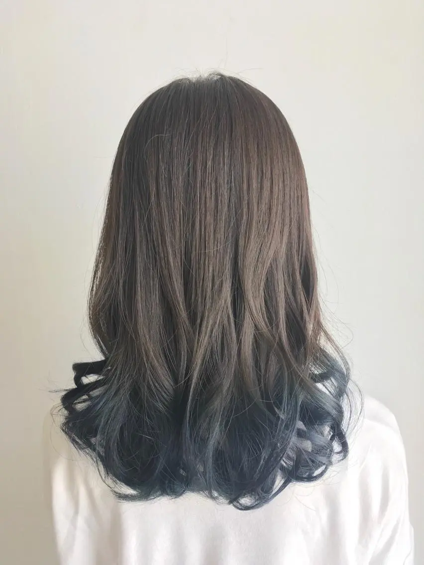 セミロング カラー ブルーカラー グラデーションカラー ヘアカラー トリートメント ヘアセット yoshi ☆のヘアスタイル