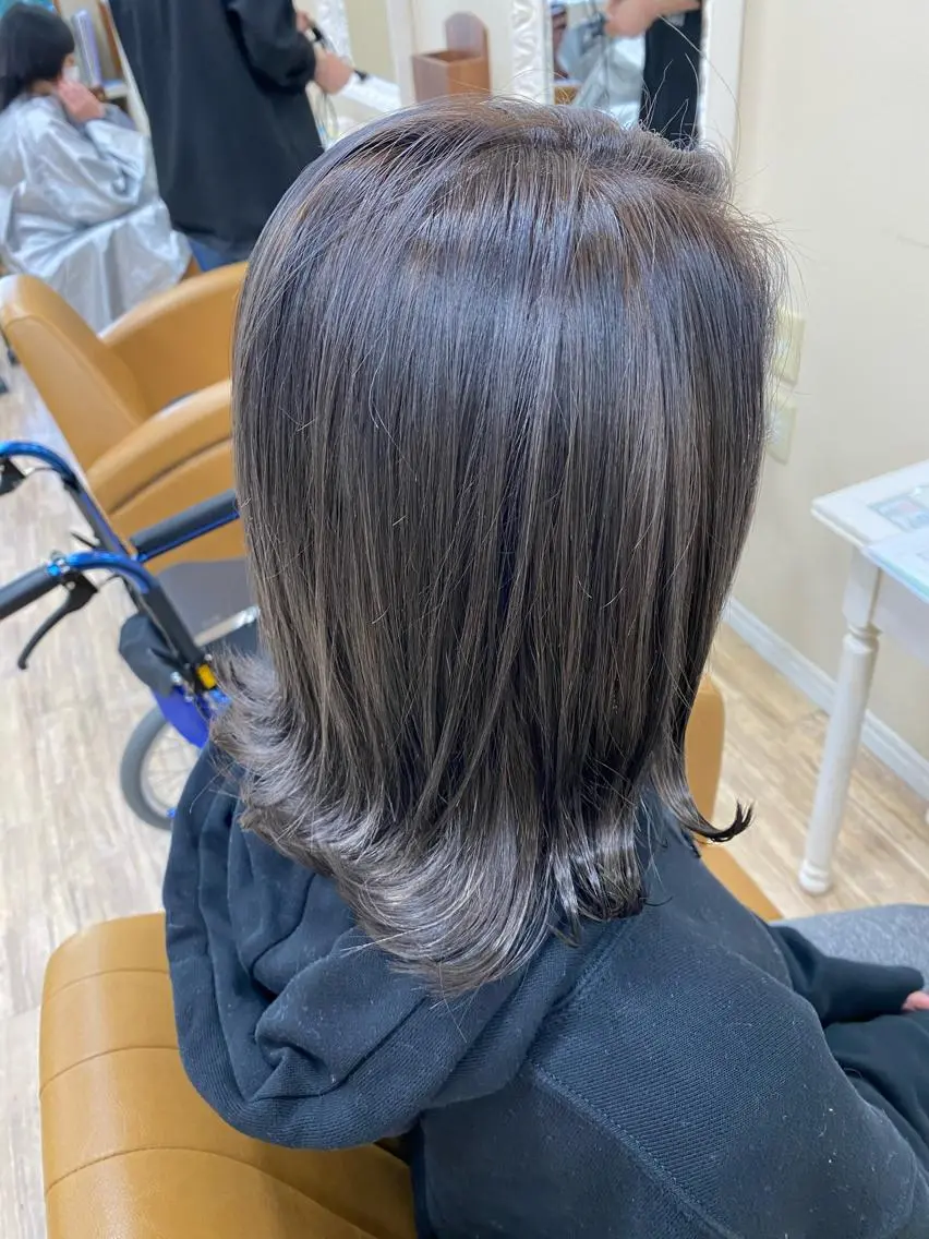 カラー SALOWIN栄 高須大貴のヘアスタイル