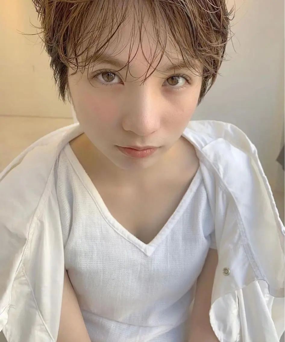 ショート カラー オリーブカラー ショートヘア 圧倒的デザイン力 店長🎨RENAのヘアスタイル
