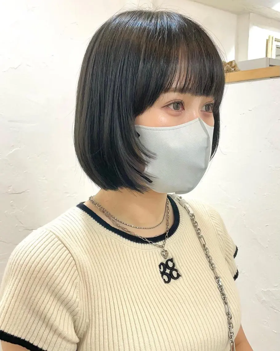 ショート カラー パーマ 切りっぱなしボブ 前下がりボブ ショートボブ 黒髪 イヤリングカラー 髪質改善 縮毛矯正/ レイヤー/銀座/本木のヘアスタイル