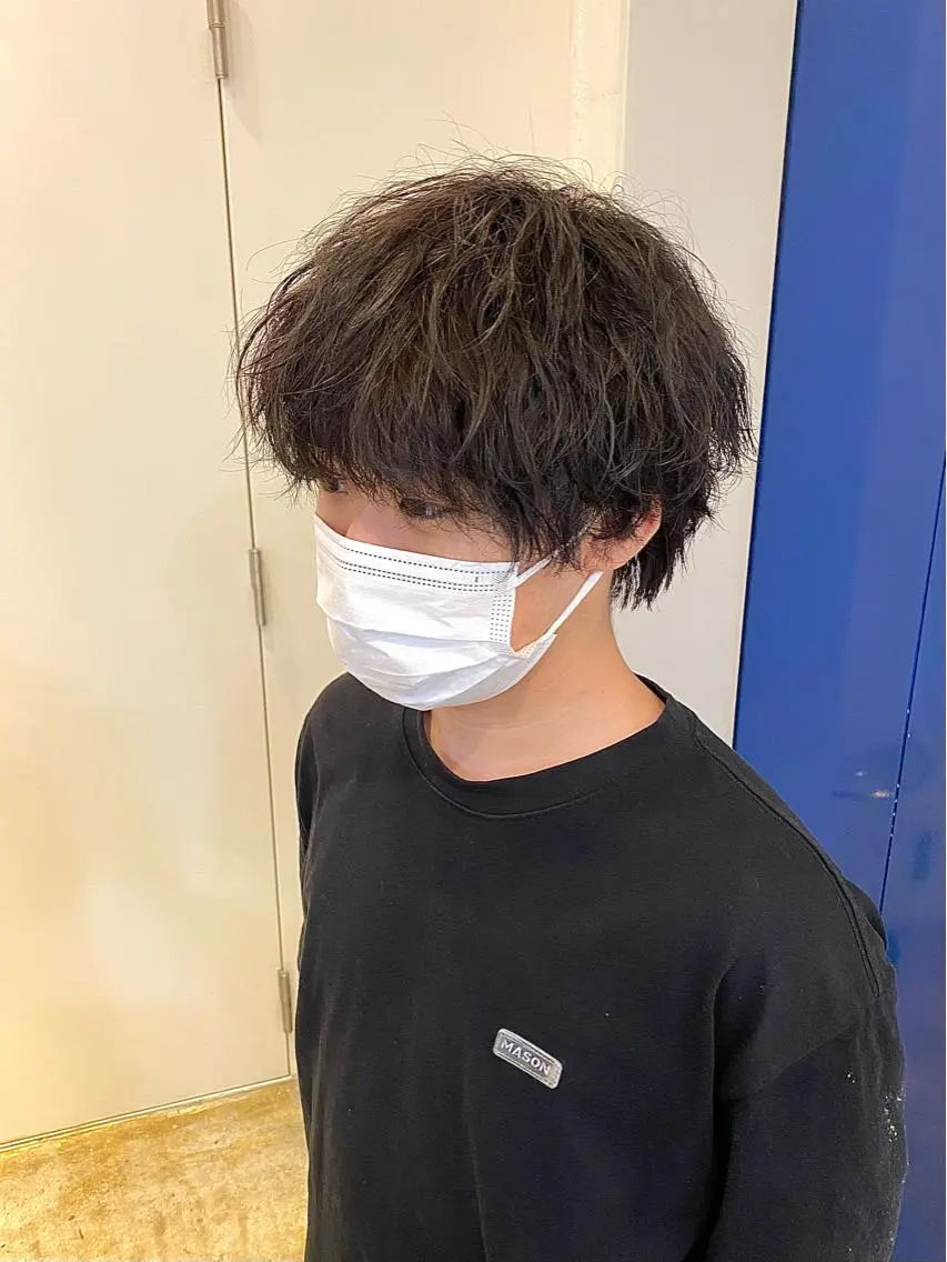 ミディアム パーマ メンズ 波巻きパーマ JINKIメンズ特化 メンズカットパーマのヘアスタイル