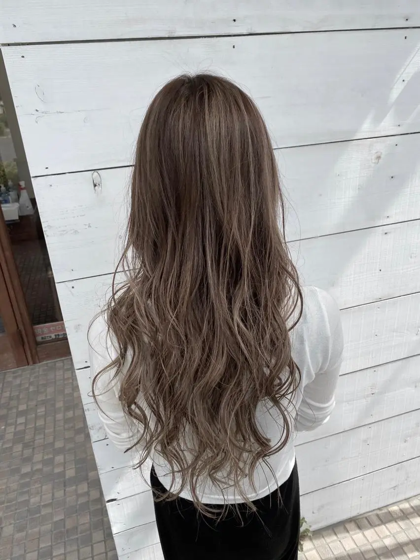 カラー SALOWIN栄 高須大貴のヘアスタイル