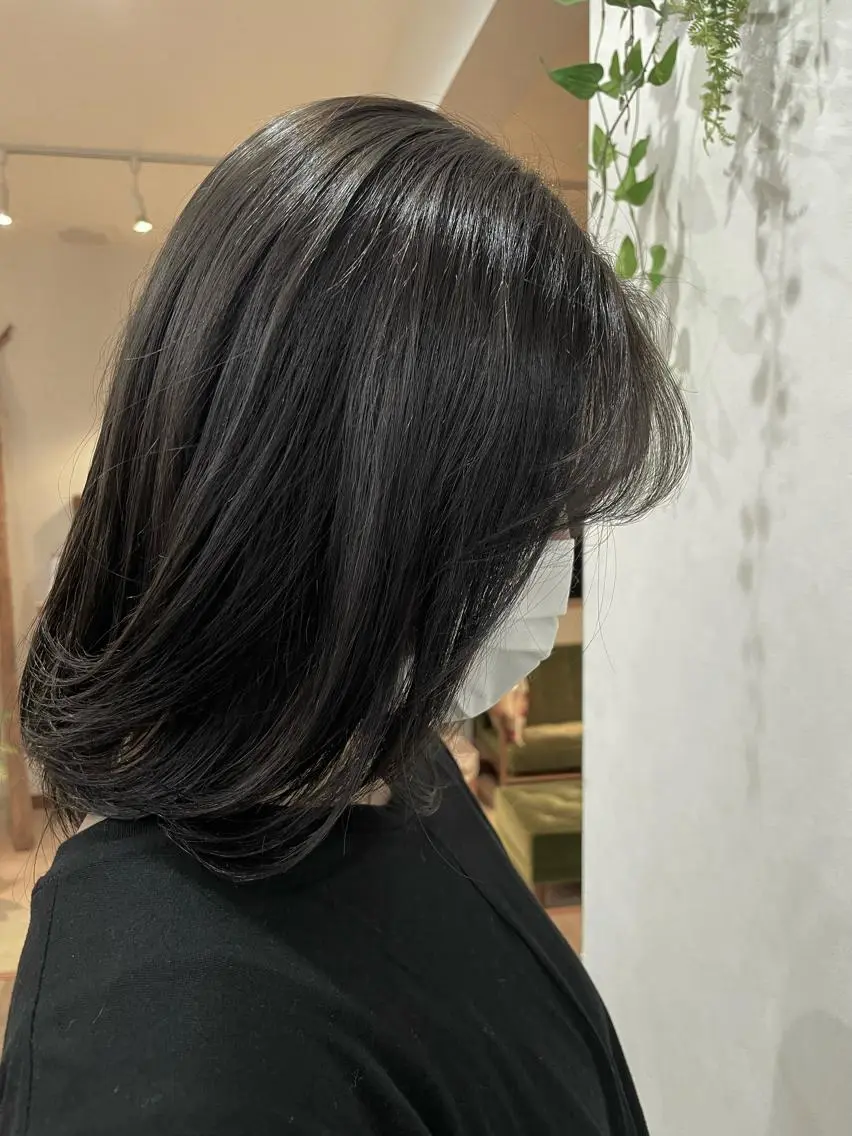 ミディアム カラー 山田 梓のヘアスタイル