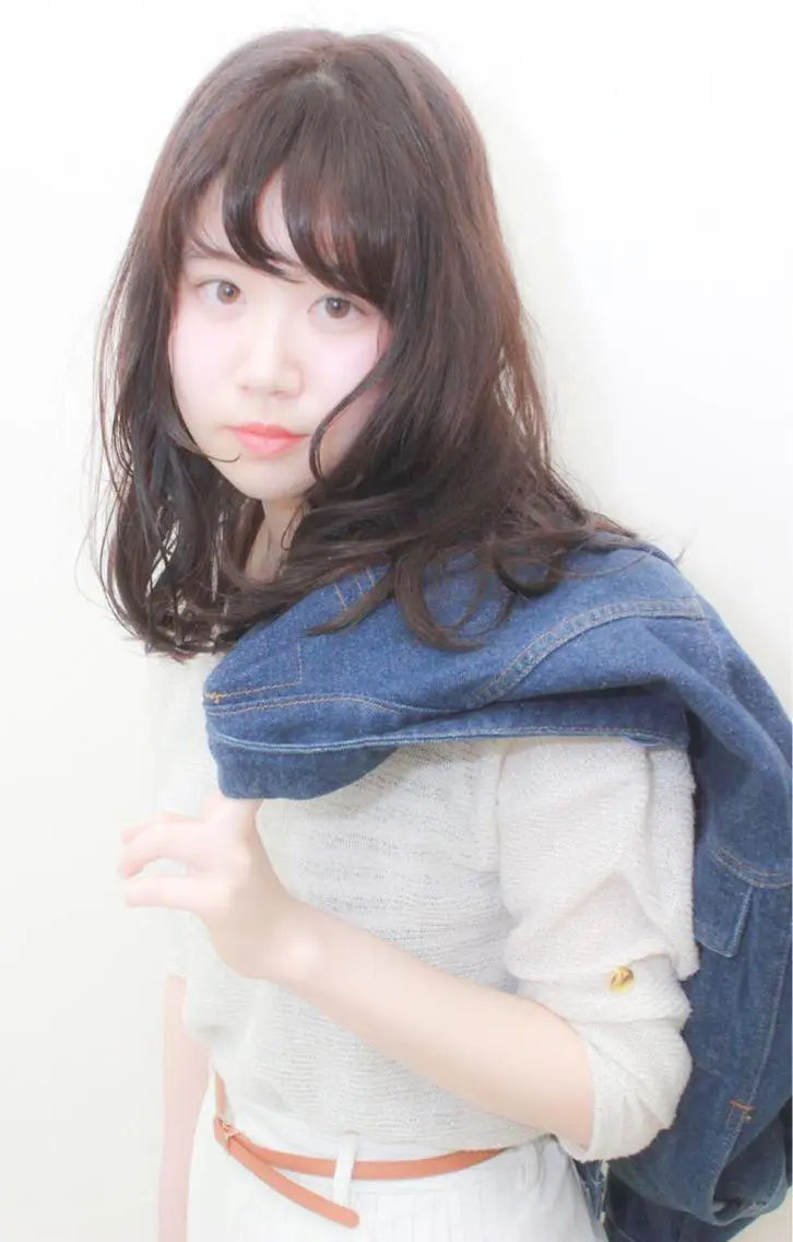 セミロング 伊藤 裕貴のヘアスタイル