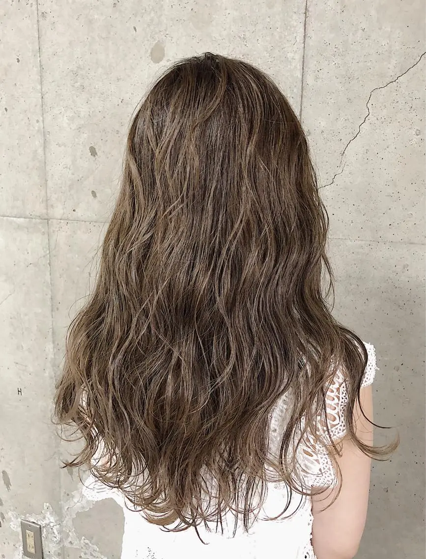 ロング カラー グレージュ ハイライトカラー ハイライト ノンダメージ髪質改善 カラー💎/KURAのヘアスタイル