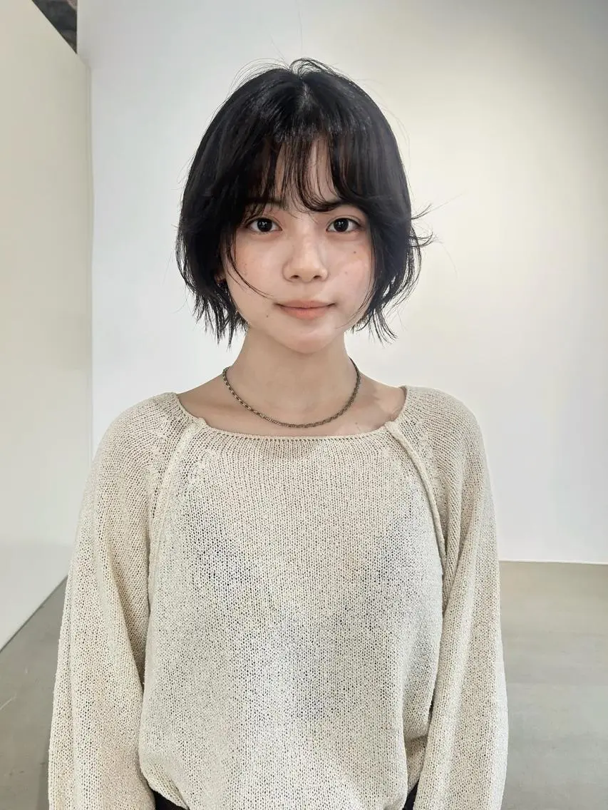 ミディアム パーマ カラー ミディアムパーマ アッシュ バレイヤージュ ベージュカラー ブリーチ カット ヘアカラー トリートメント CEINEloq 学芸大学のヘアスタイル