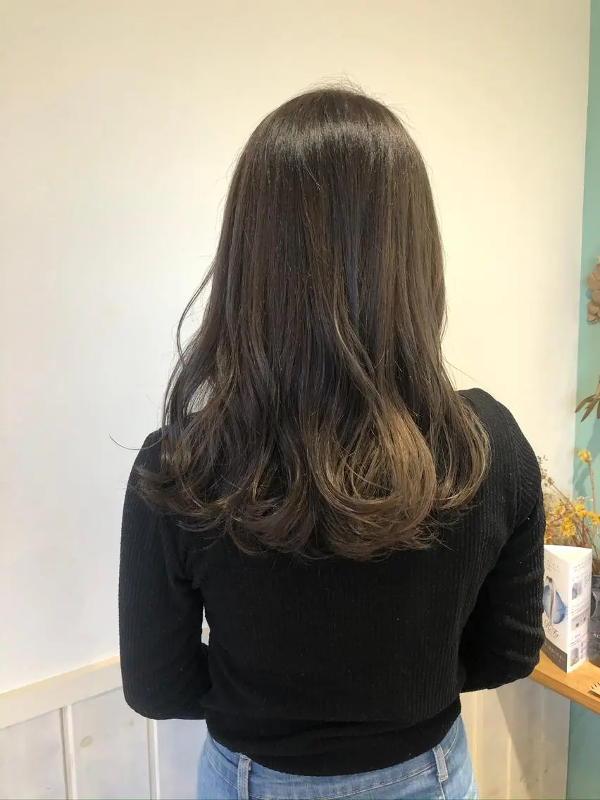 ロング カラー NATSUMI AR.MARAのヘアスタイル