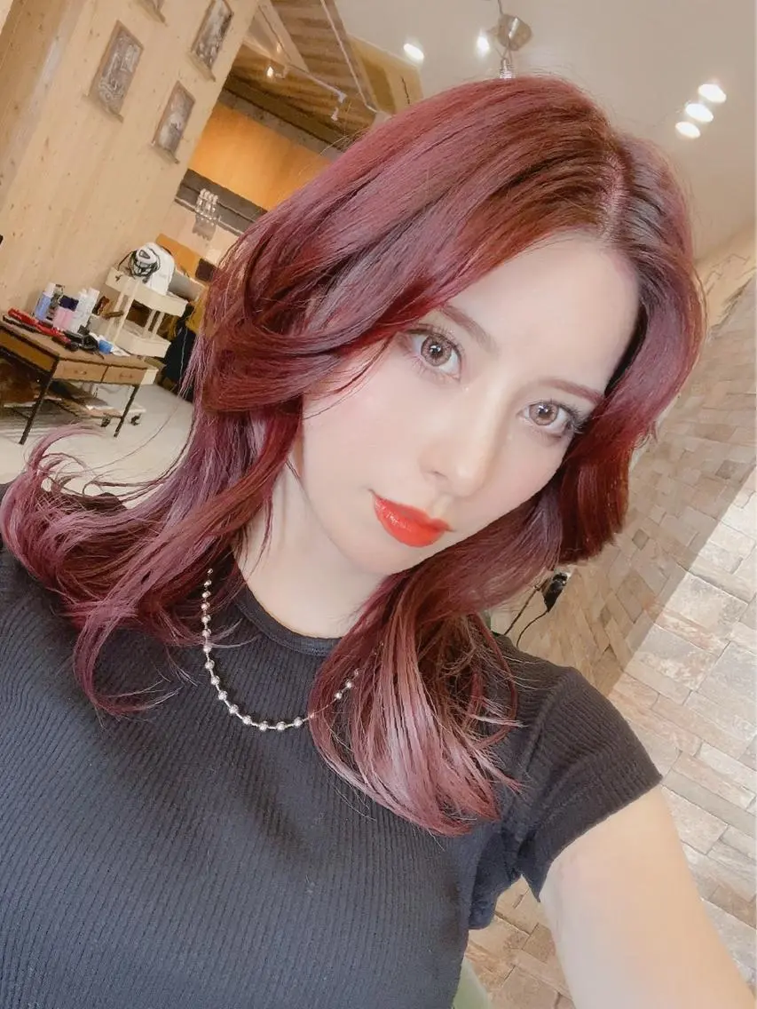 ミディアム 韓国レイヤー外国人風 透明感カラー髪質改善のヘアスタイル
