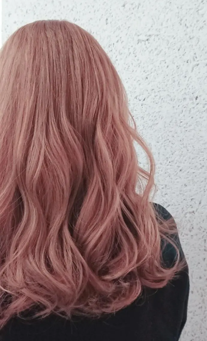 ロング カラー パーマ ヘアアレンジ ブリーチ デザインカラー ダブルカラー ピンクカラー トリートメント カット ヘアカラー トリートメント かわい ゆうな 髪質改善/縮毛矯正のヘアスタイル