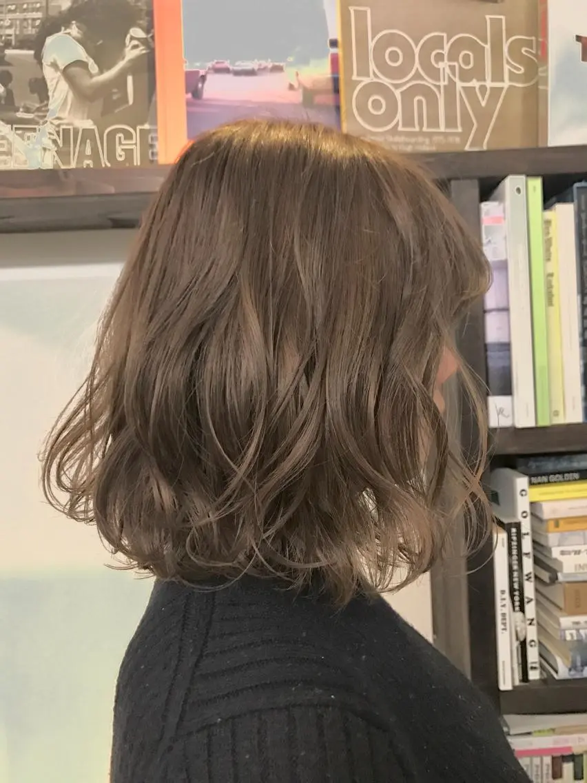 ミディアム カット ヘアカラー トリートメント ボブ♡柔らかいカラー 實松栞理のヘアスタイル