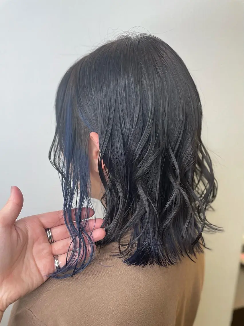 ミディアム カラー ブルーカラー インナーカラー ボブ 外ハネヘア ヘアカラー トリートメント IORI #韓国ヘア#髪質改善のヘアスタイル