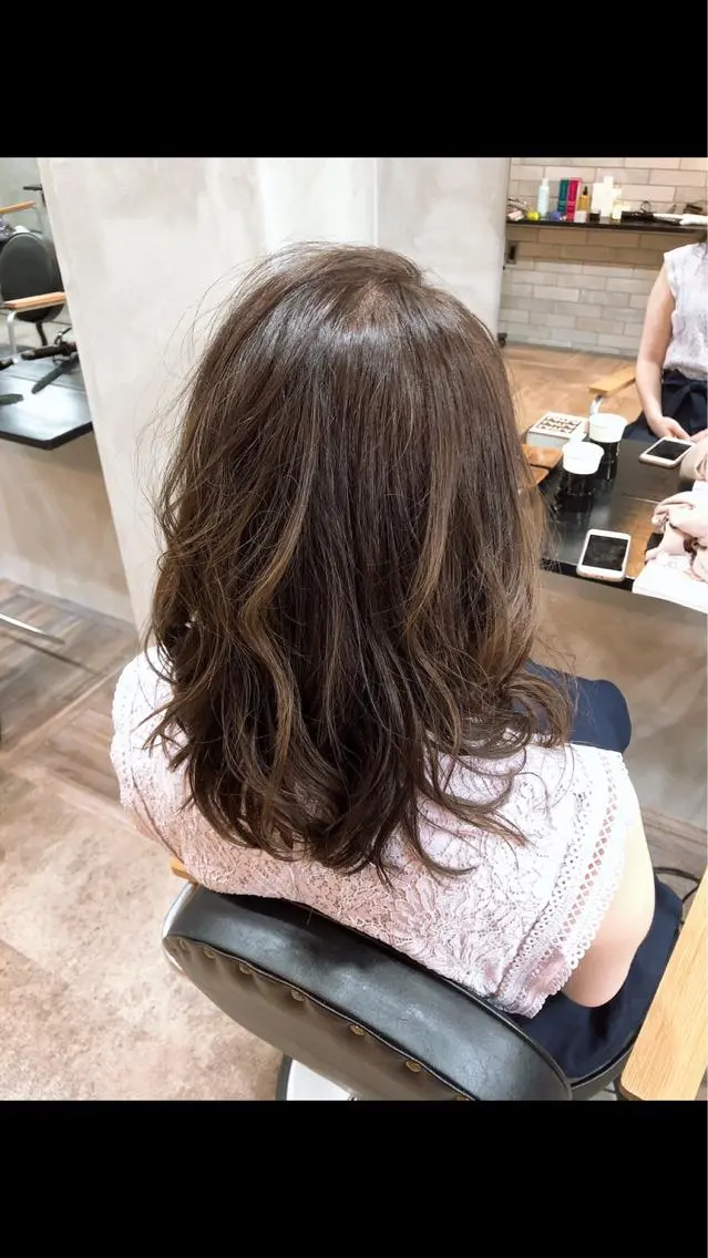 セミロング カラー 中村 優志のヘアスタイル