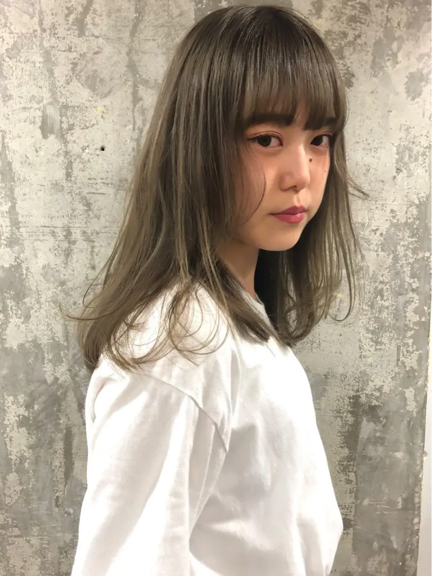 ロング カラー ブリーチ ケアブリーチ グレージュ ミント Pia ツボイ ケイタのヘアスタイル