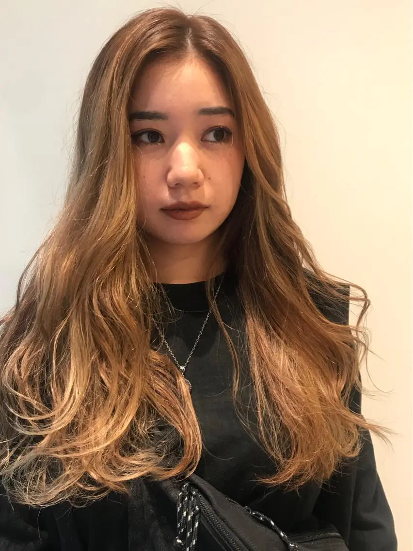 ロング カラー mana 暖色カラーカットのヘアスタイル