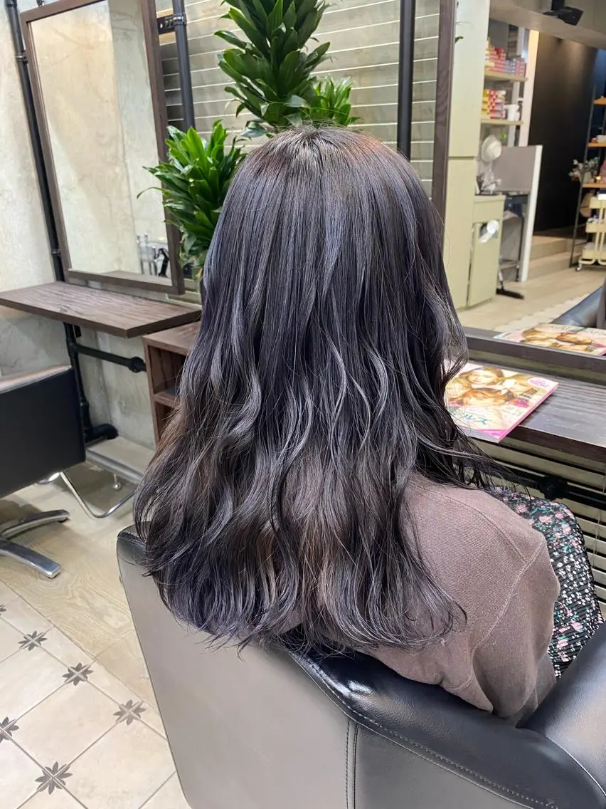 ロング カラー ブルーカラー ブルーバイオレット バイオレットカラー カット ヘアカラー トリートメント 韓国ヘア☁️ mitsukiのヘアスタイル