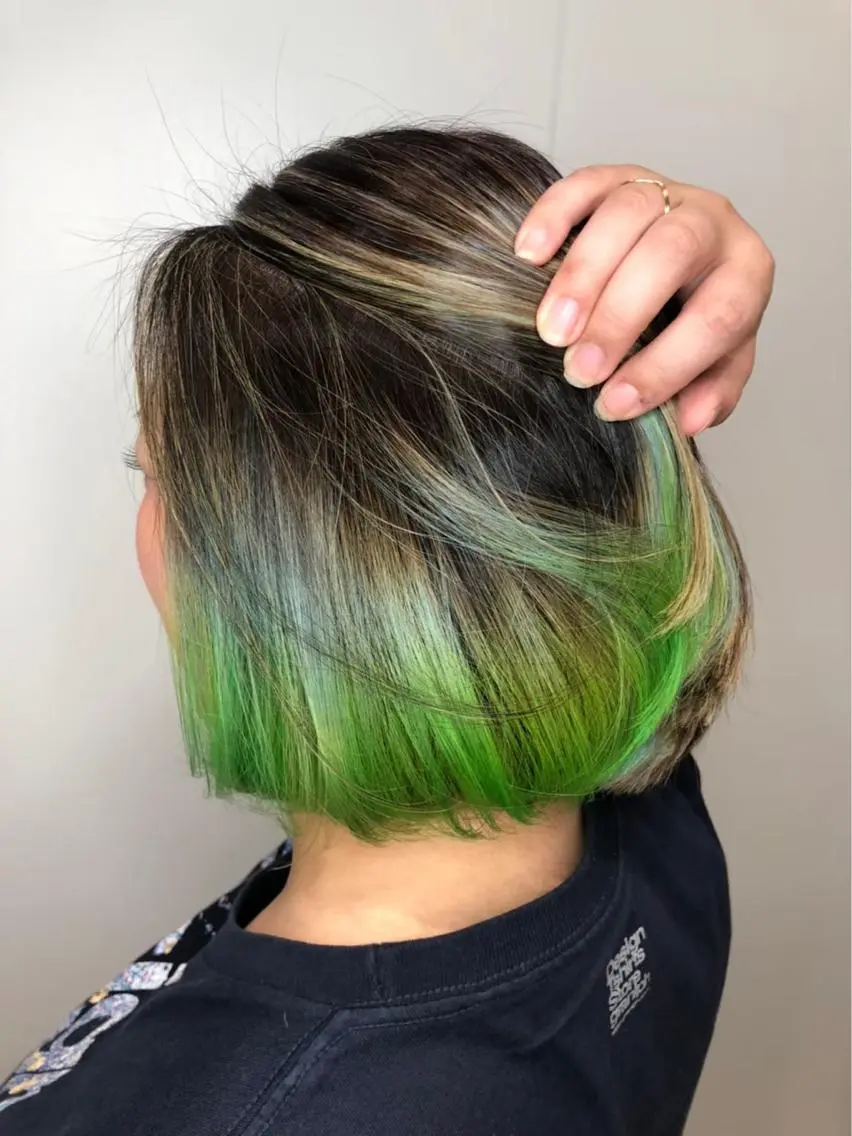 ショート カラー デザインカラーウルフ 宙也のヘアスタイル