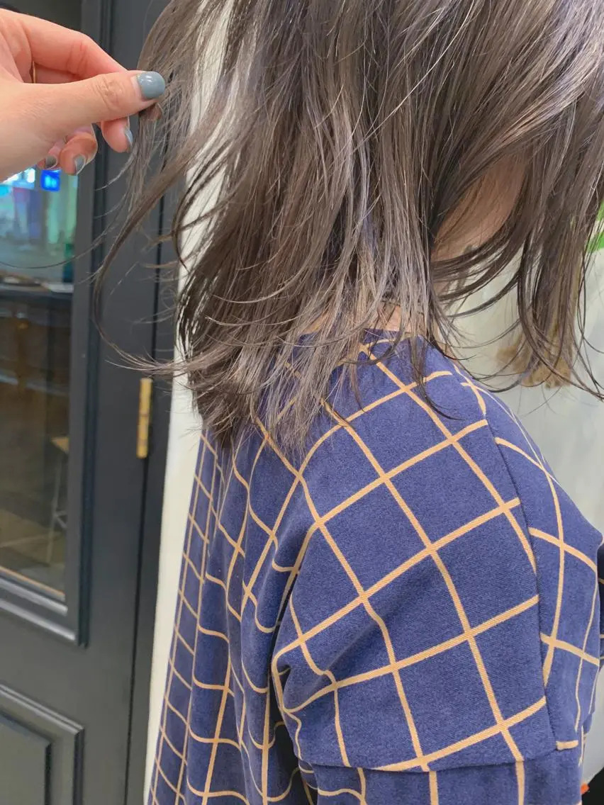 ミディアム カラー ミディアムレイヤー レイヤーカット カット ヘアカラー トリートメント 山下 千明のヘアスタイル