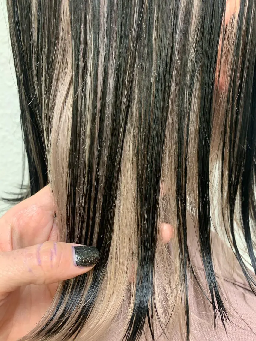 ショート 🧨ブリーチー×ボブ レイヤー💎じゅえるのヘアスタイル