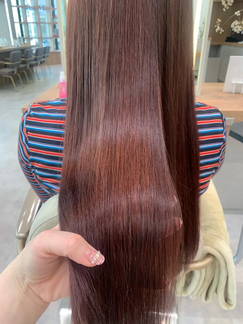カラー ブリーチ ブリーチなしカラー ピンクカラー カット ヘアカラー トリートメント ヘッドスパ 近 紗理奈のヘアスタイル