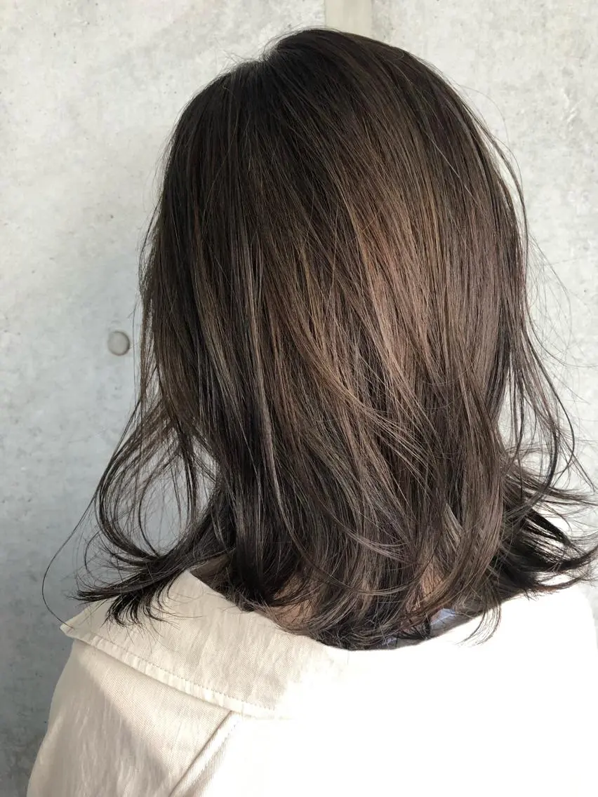 セミロング カラー 東 みのりのヘアスタイル