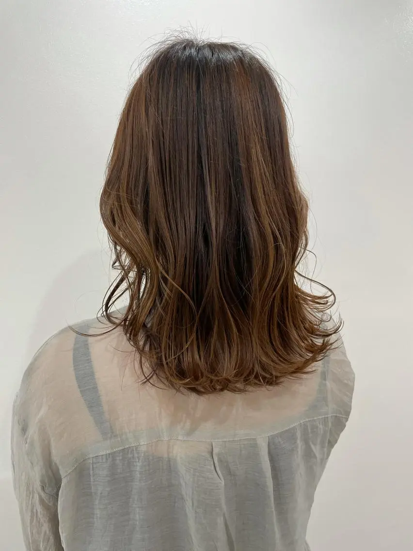 ミディアム akane .のヘアスタイル