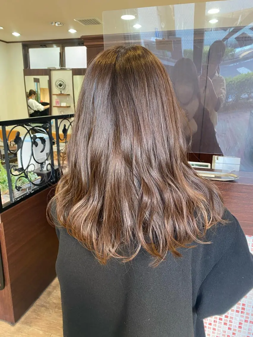 ロング カラー ベージュカラー ブラウンカラー インナーカラー サプリームヘア 飯田みち瑠のヘアスタイル