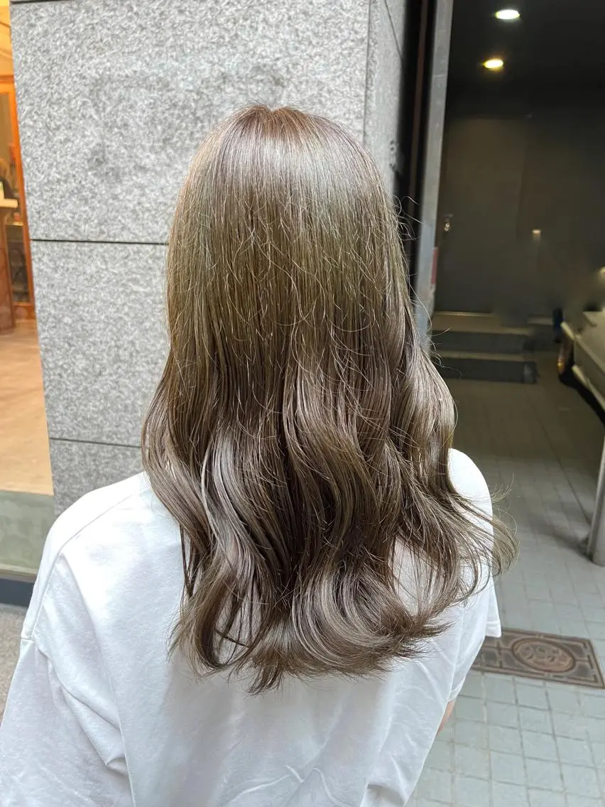 ロング カラー ベージュカラー オリーブベージュ ヘアセット THINK SHOP sakiのヘアスタイル