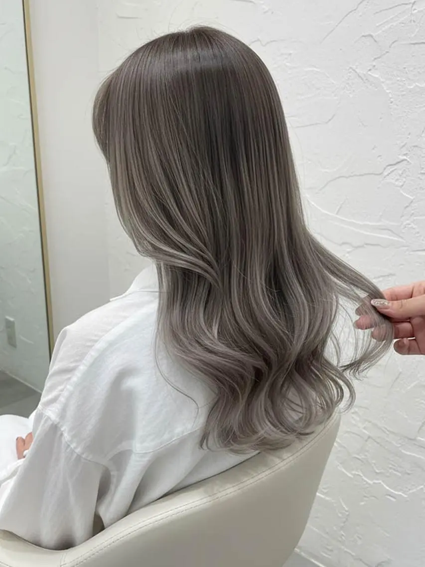 ロング ヘアカラー 近江琉奈☆透明感カラ ー☆髪質改善☆のヘアスタイル
