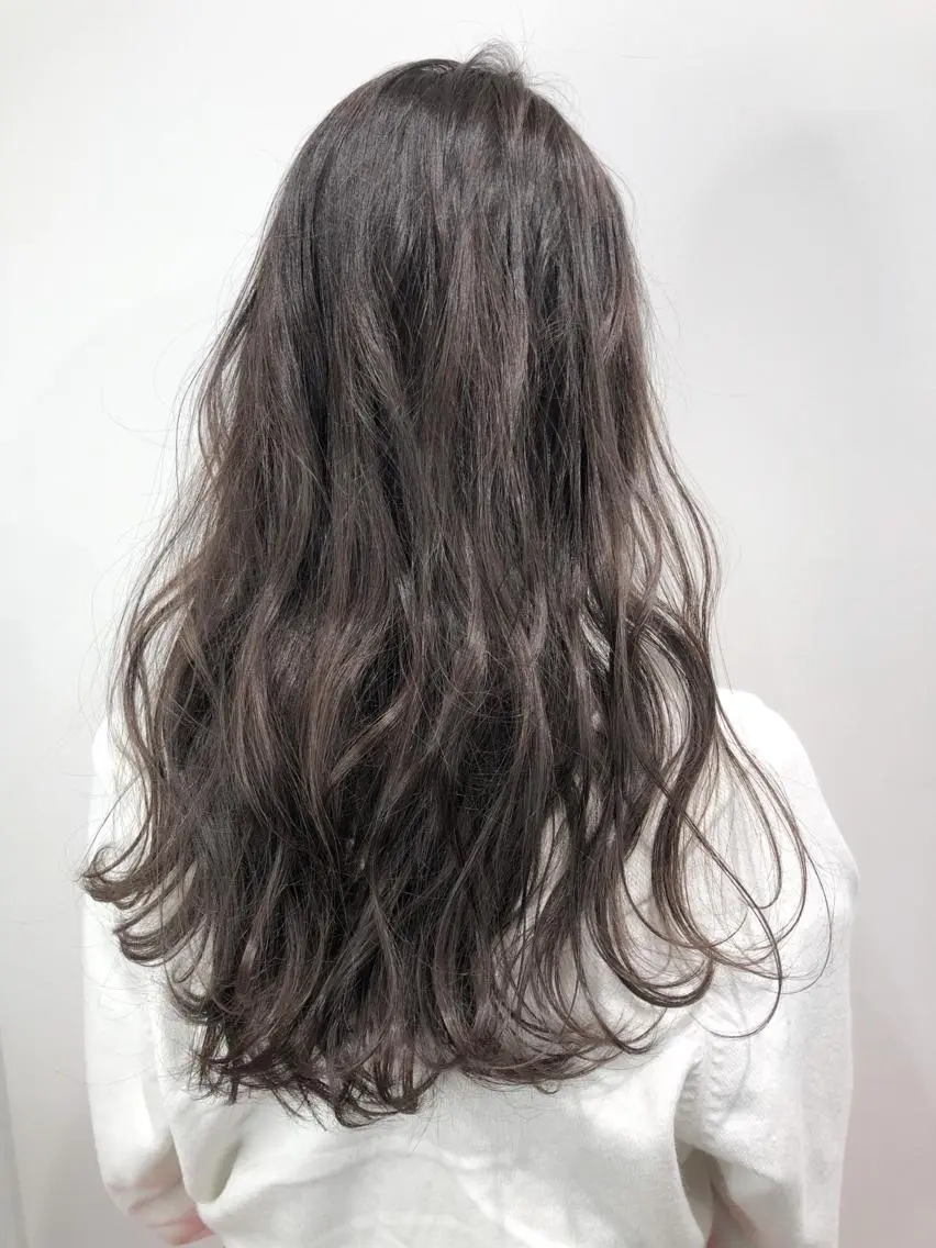 ロング カラー 透明感カラー ココアグレージュ グレージュ ハイライトカラー ハイライト 🌙HIZUKI🌙 ハイトーン 艶髪のヘアスタイル