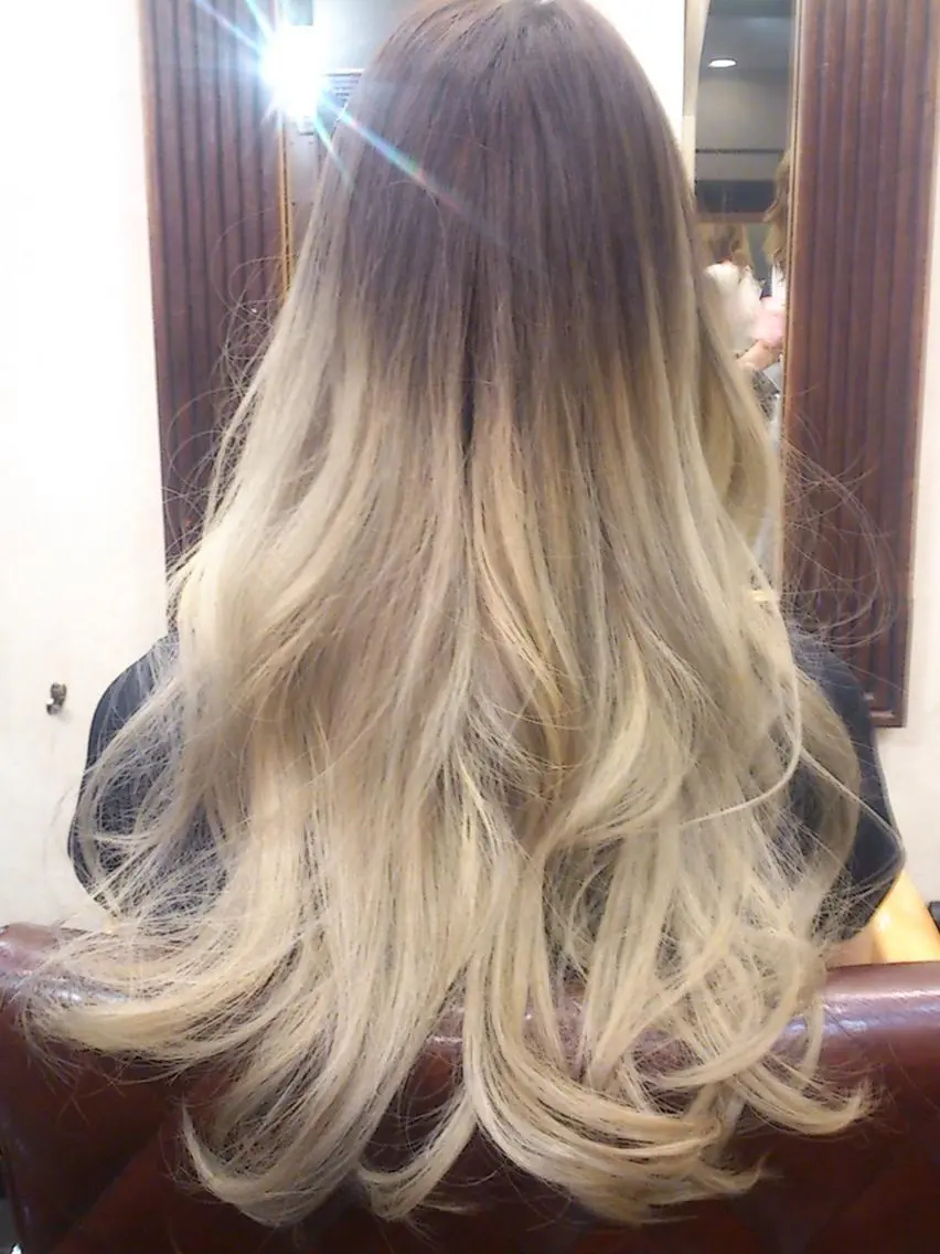 ロング カラー ブリーチ グラデーションカラー 佐野 智史のヘアスタイル