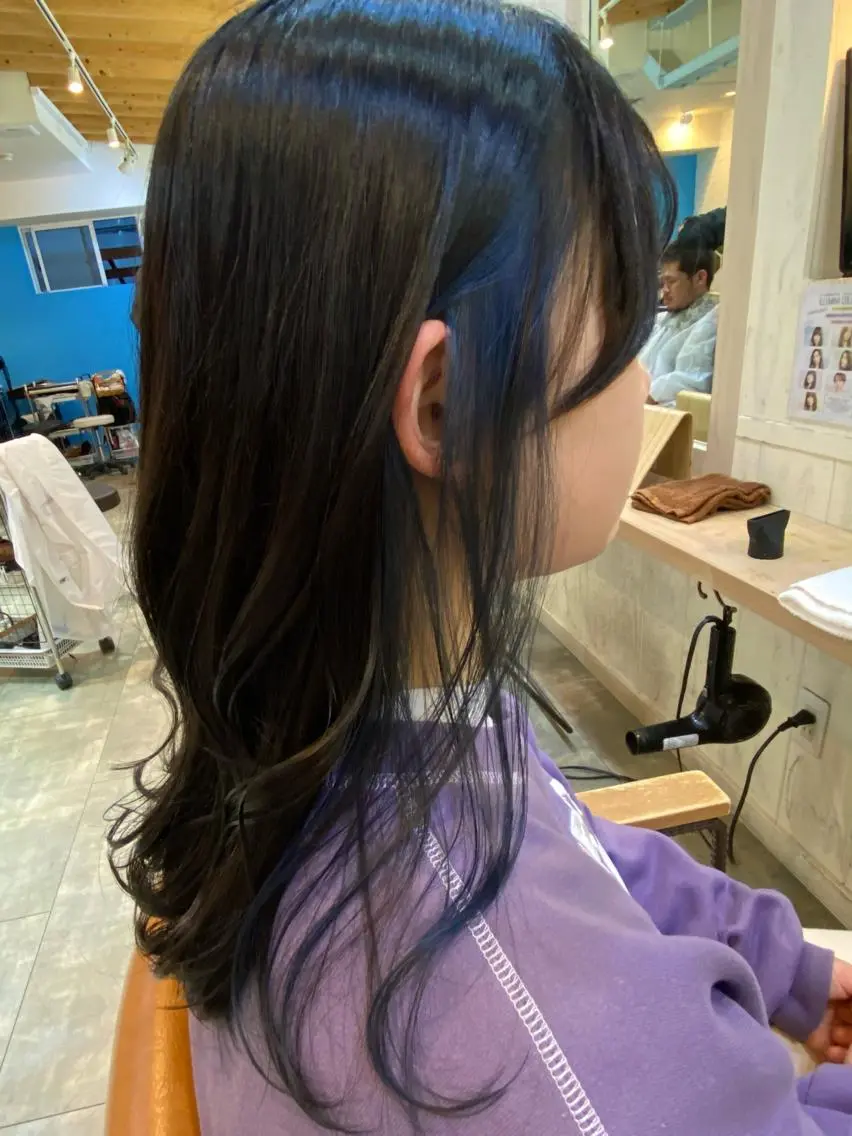 カラー アッシュ ブリーチ ブルーカラー ブルーアッシュ インナーカラー 米林 遼のヘアスタイル