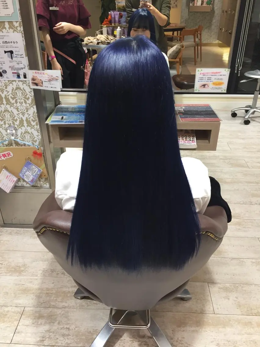 ロング カラー ブルーカラー cherir髪質改善 パーソナルカラー診断のヘアスタイル