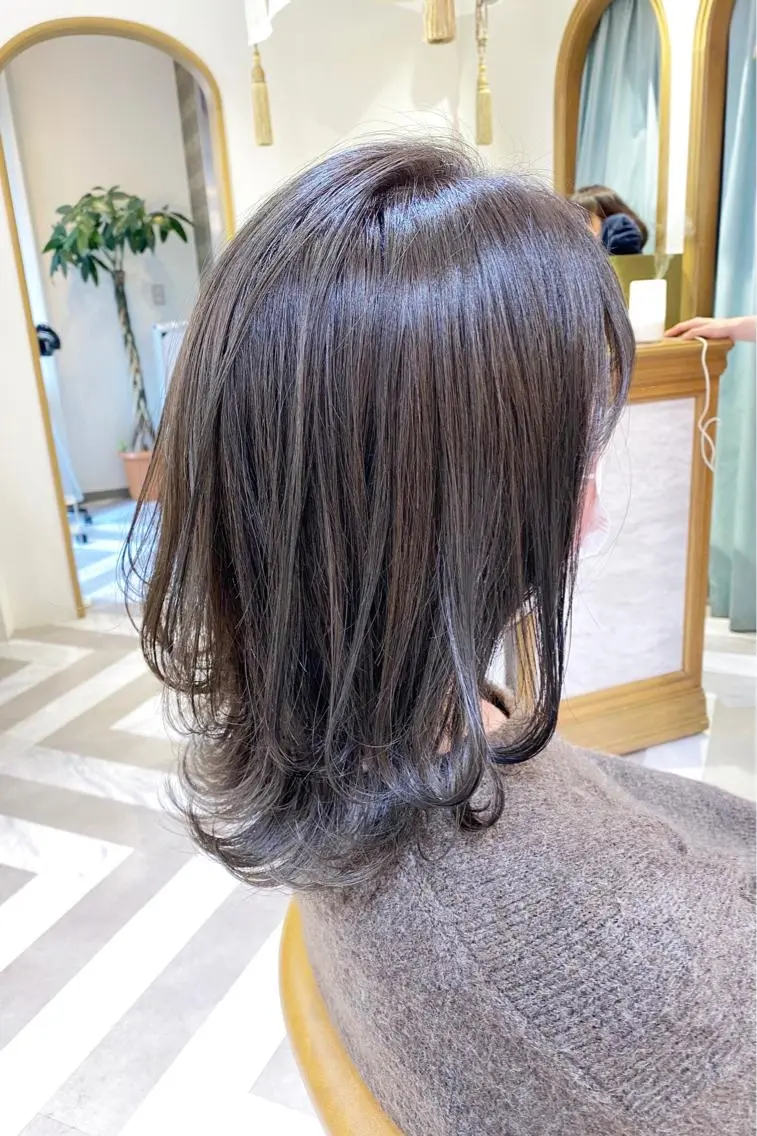 ミディアム レイヤーカット /透明感カラー西田のヘアスタイル