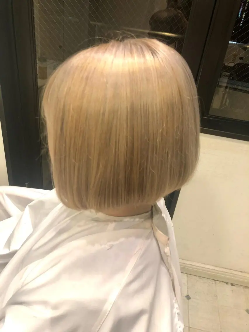 ショート カラー 岩谷 愛依のヘアスタイル