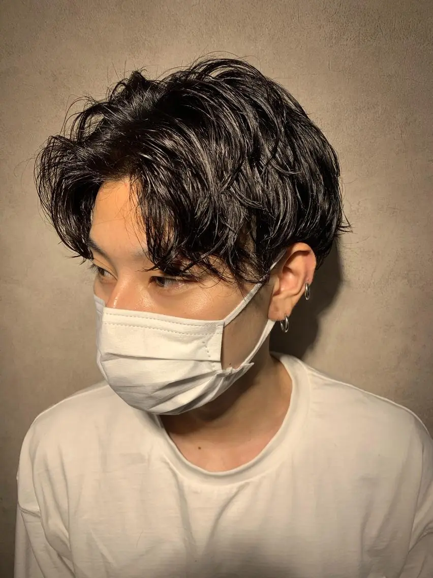 ミディアム カラー パーマ メンズ ミディアムパーマ カルマパーマ メンズパーマ FABLE HAIR ファブル難波・心斎橋のヘアスタイル