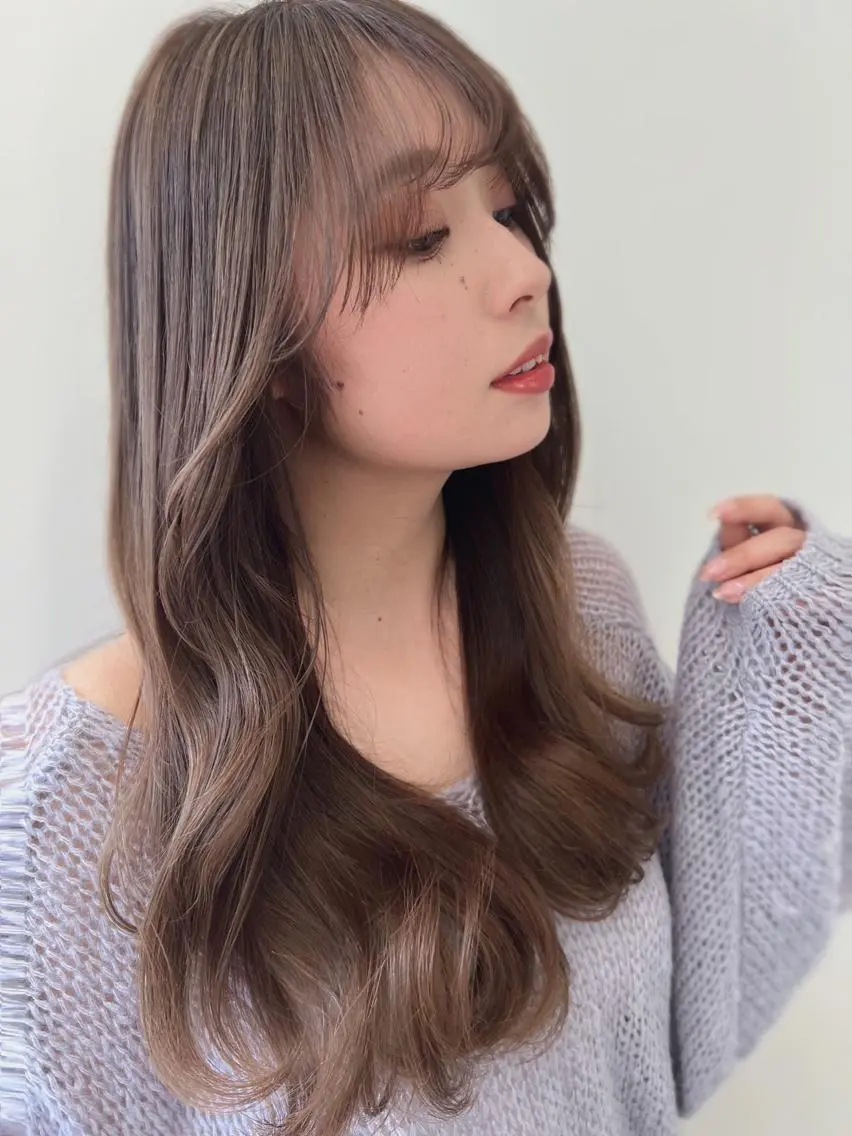 ロング カラー ヘアアレンジ ブリーチ ブラウンカラー ブリーチなしカラー 韓国モテhair🍑 momoのヘアスタイル