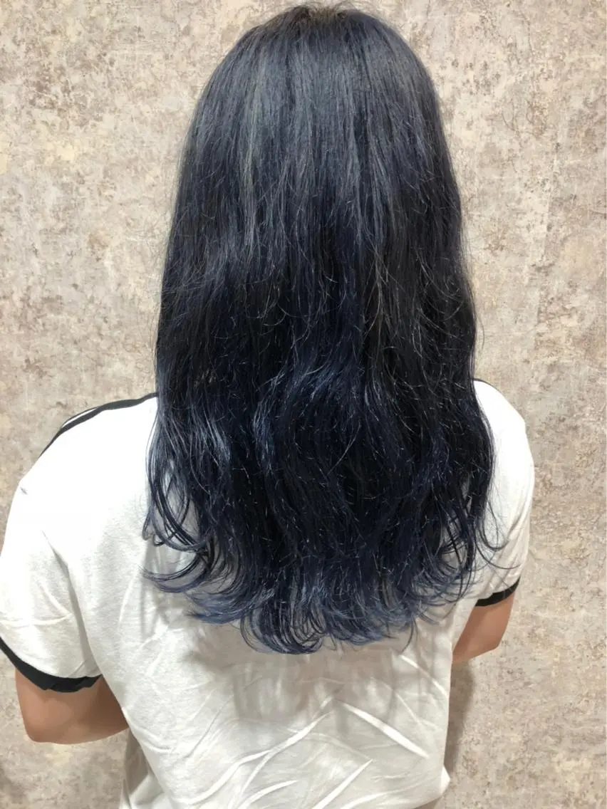 セミロング カラー ブルーカラー ネイビーカラー 🫟Blanco🫟 Color&Careのヘアスタイル