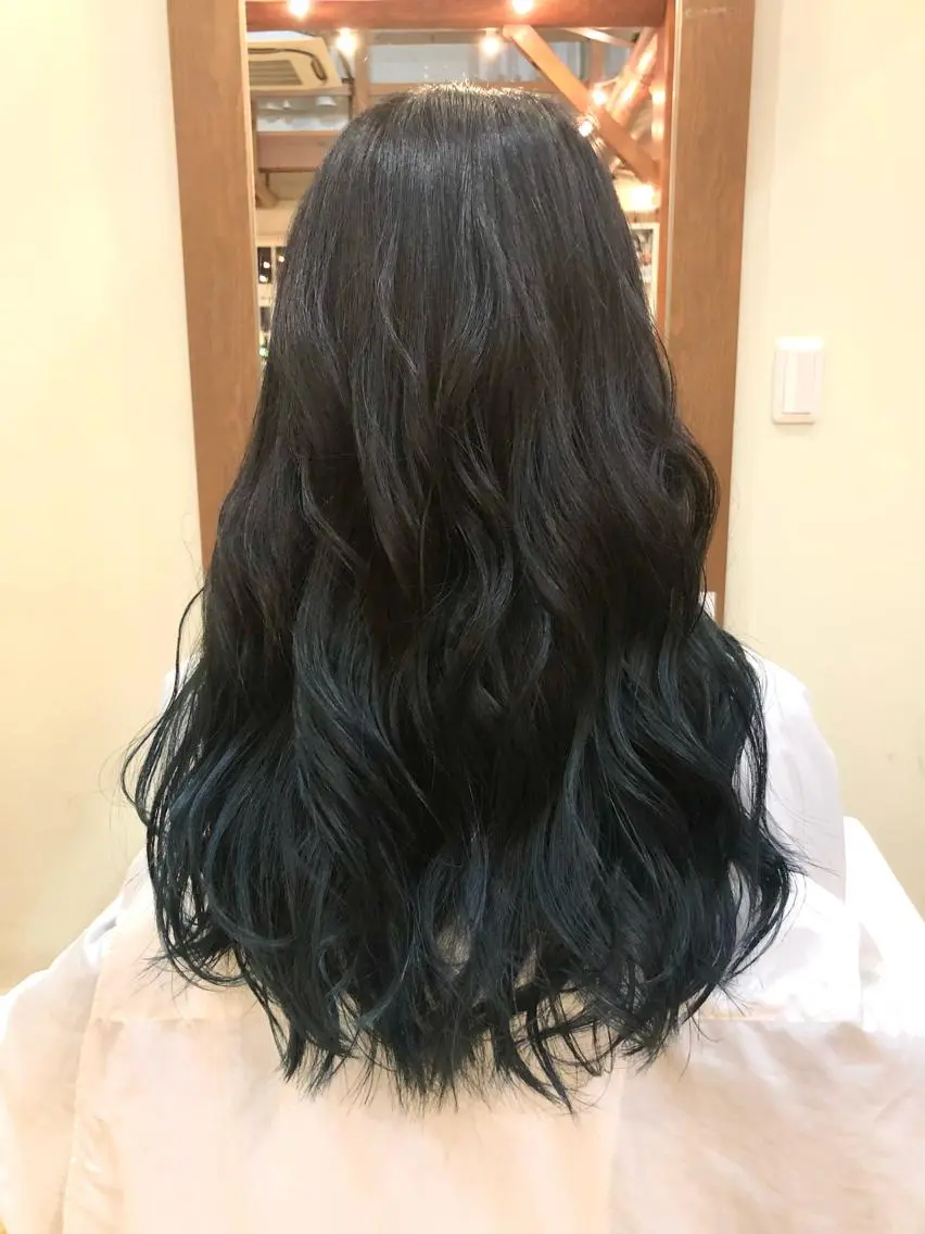 ロング カラー 永冶 花織のヘアスタイル